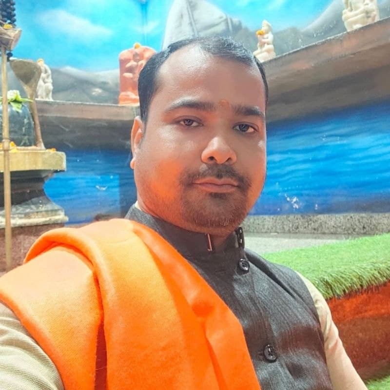 Pandit Vinay Pandey Ji at a temple